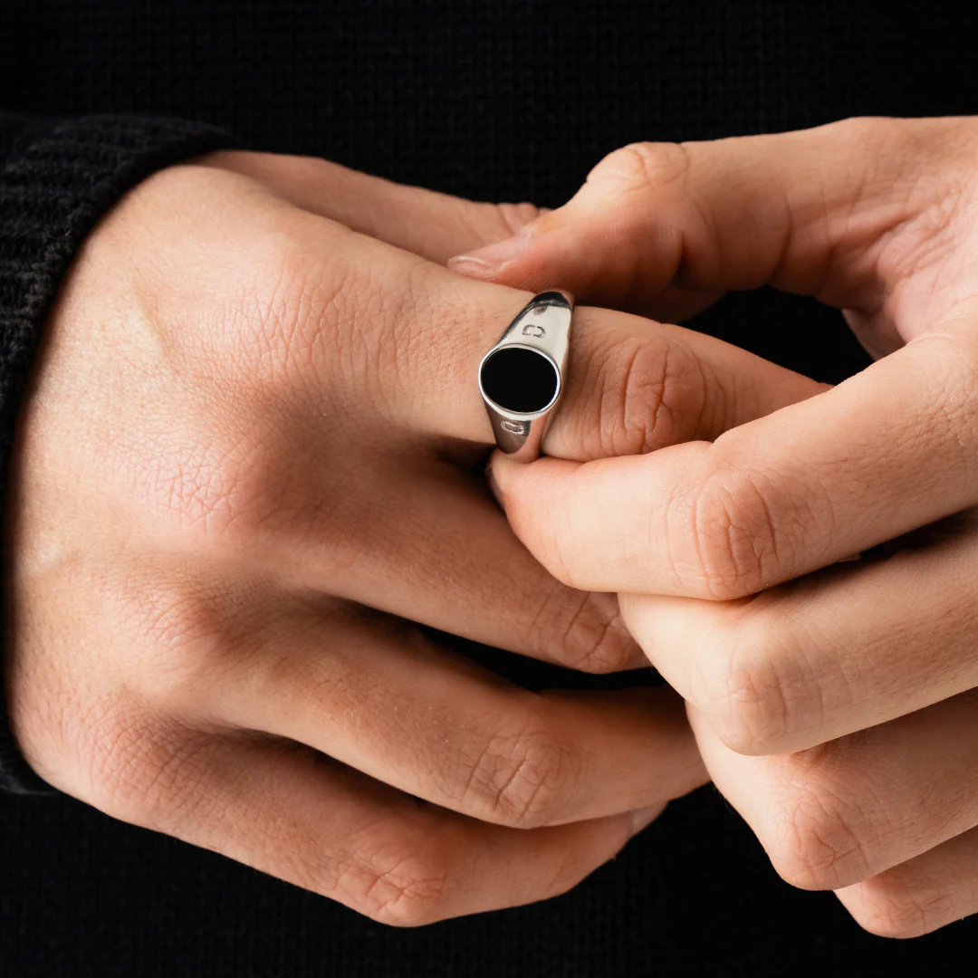 Onyx Oval Stone Signet Ring (Silver) - Image 2
