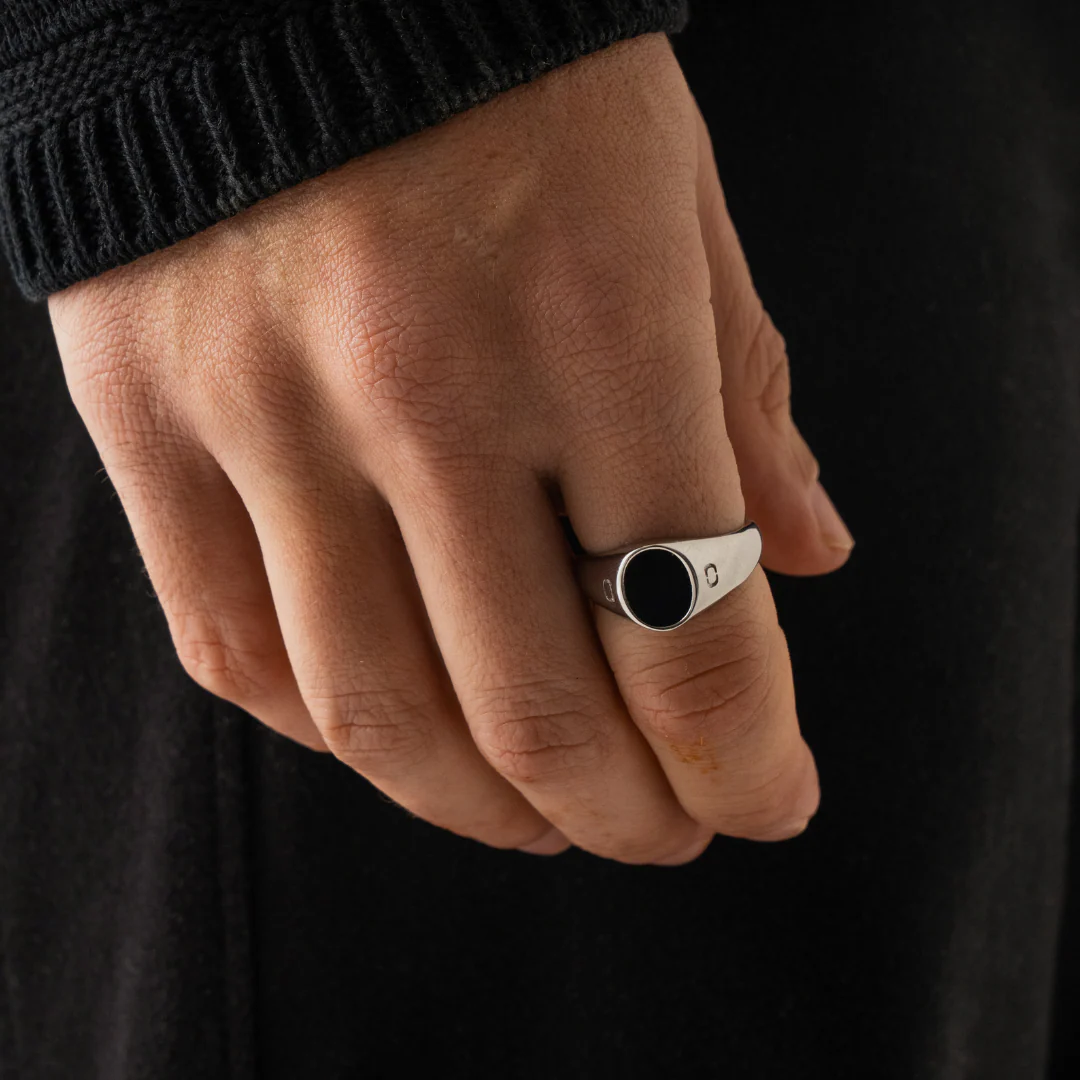 Onyx Oval Stone Signet Ring (Silver) - Image 3