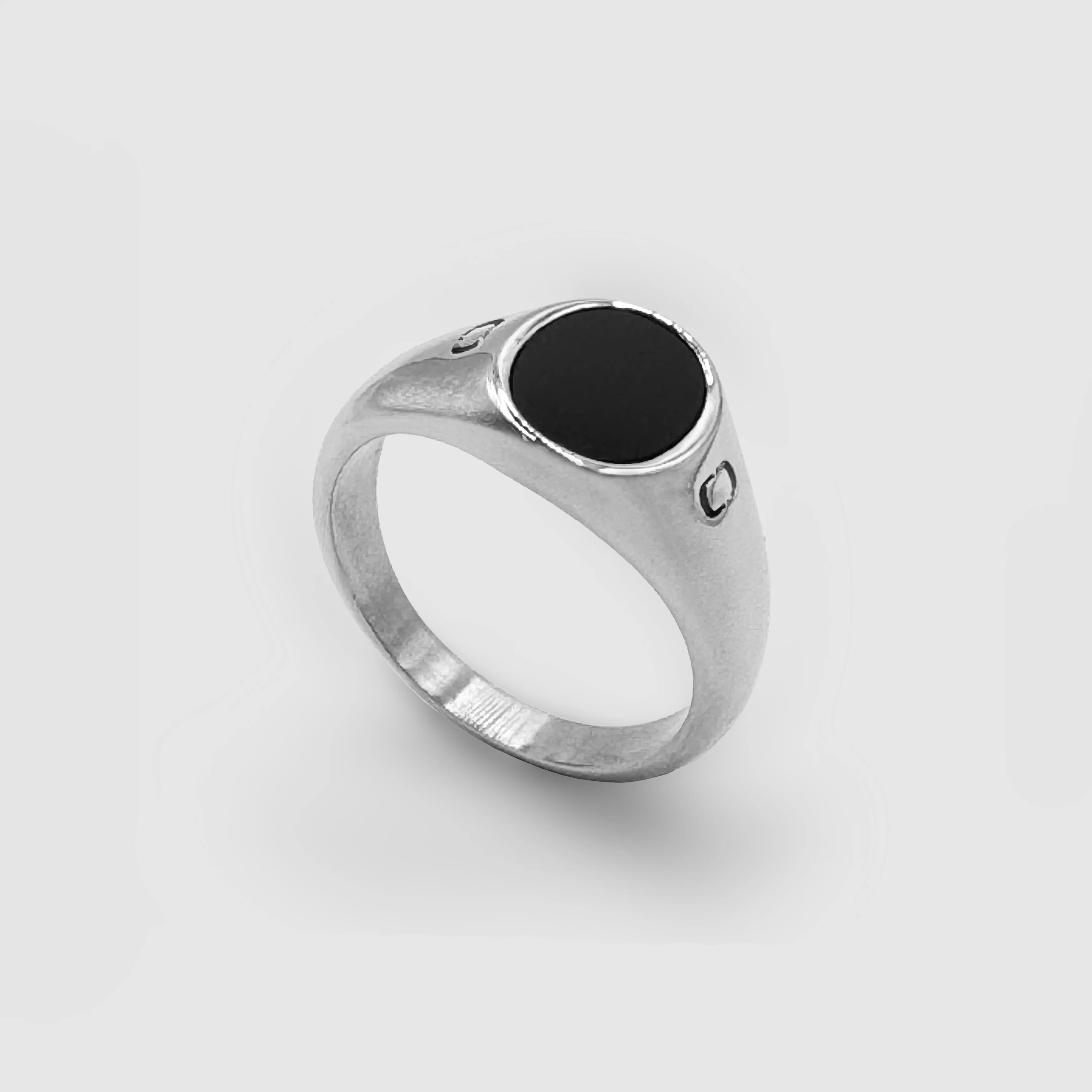 Onyx Oval Stone Signet Ring (Silver) - Image 4